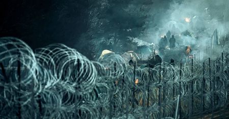 Migranci na granicy dostają wódkę. To podstępny poczęstunek