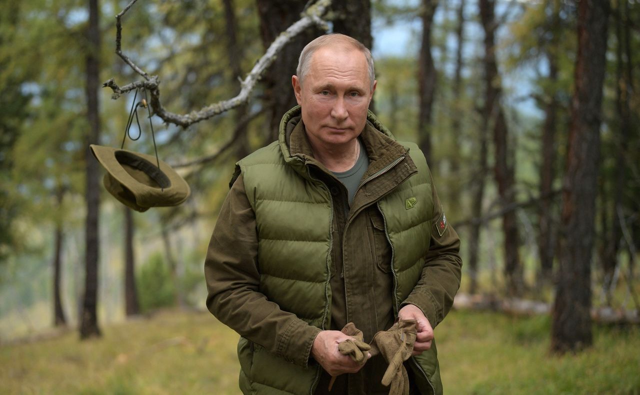 Władimir Putin bywa hojny dla swych zięciów (KREMLIN PRESS SERVICE / HANDOUT/Anadolu Agency/Getty Images)