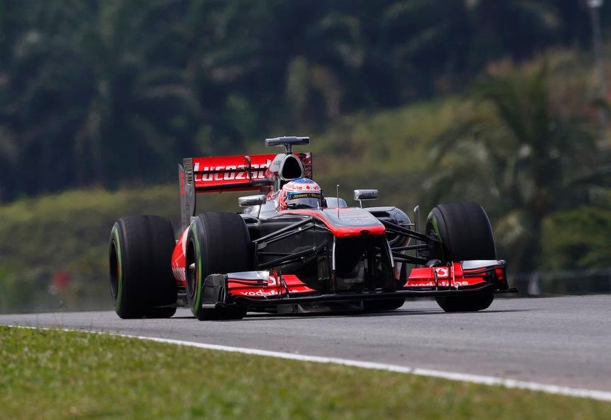 Kwalifikacje GP Malezji: Vettel najszybszy na mokrym torze