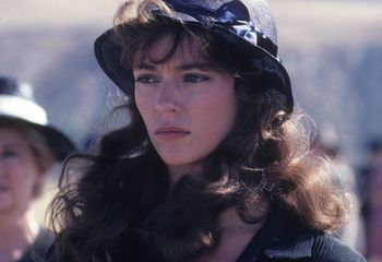 Ma 68 lat. Wylał się na nią hejt z powodu wyglądu. Tak odpowiedziała