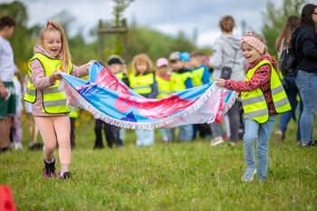 Słupsk: Wspólna rywalizacja i zabawa. Olimpiada dla przedszkolaków przy Parku Wodnym Trzy Fale [ZDJĘCIA]