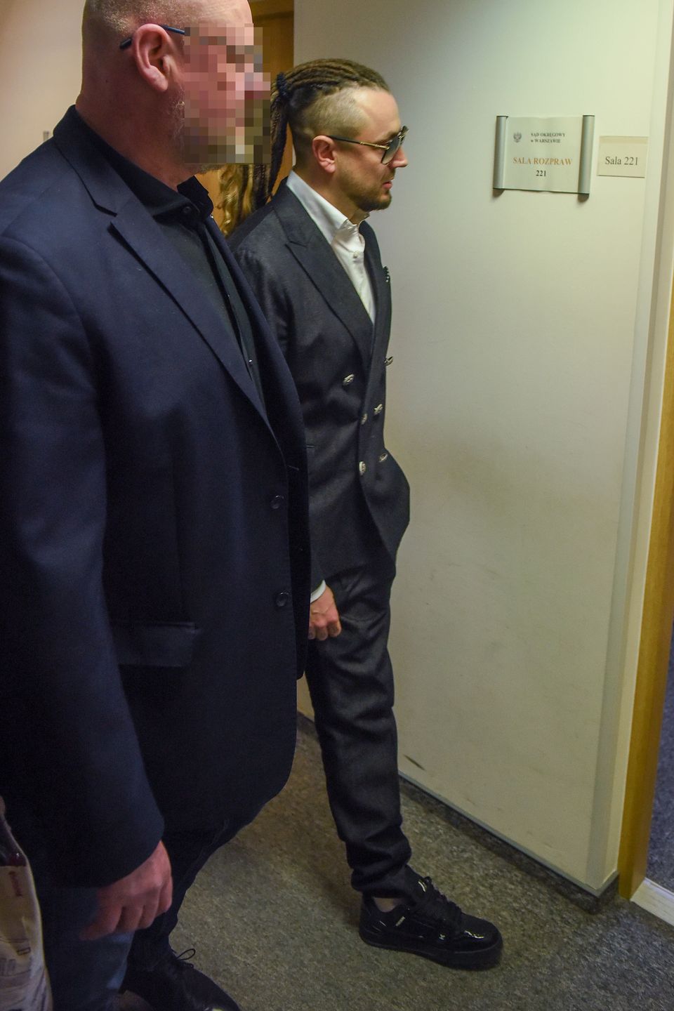 Sandra Kubicka i Baron w sądzie