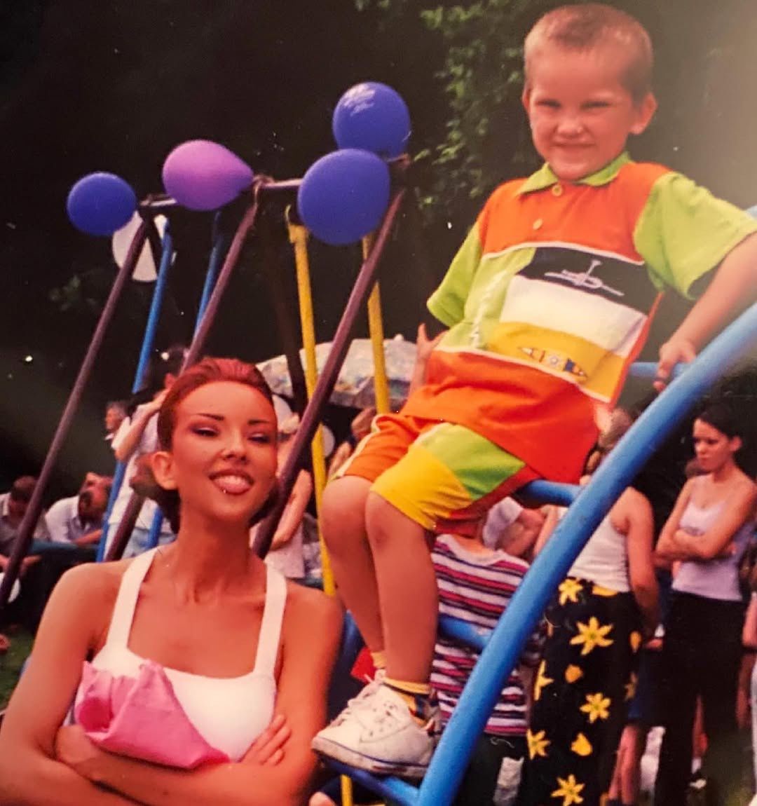 Ewa Minge z synami w dzieciństwie