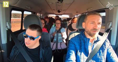 Przemek Kossakowski podróżował z ludźmi z zespołem Downa. Zapytał ich o aborcję
