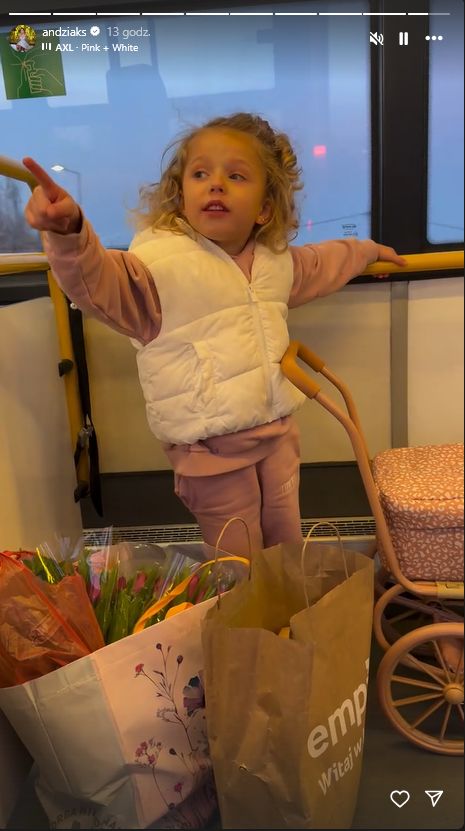 Córka Andziaks w autobusie