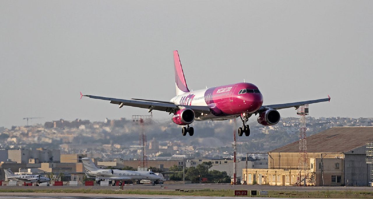 Wizz Air redukuje samoloty w polskich bazach. Kraków wyjątkiem