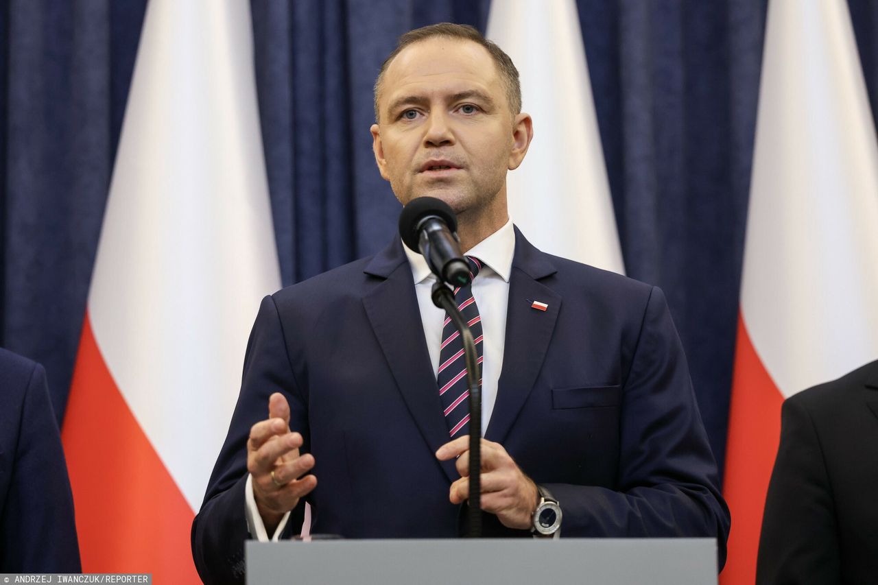 100 dni Nawrockiego. Ekspert: konsoliduje prawicę, ale rośnie polaryzacja