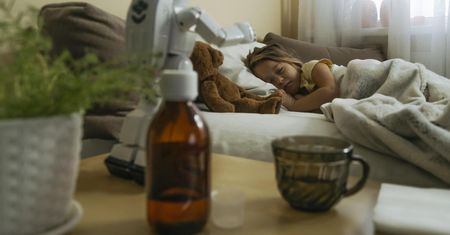 Zatrucia melatoniną wśród dzieci. Eksperci ostrzegają: Suplementy należy przechowywać poza zasięgiem dzieci
