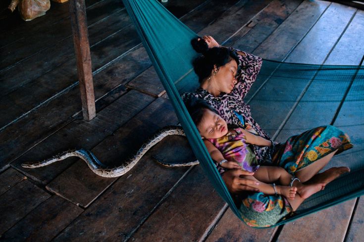Matka i dziecko, Kambodża. Fot. Steve McCurry/time.com