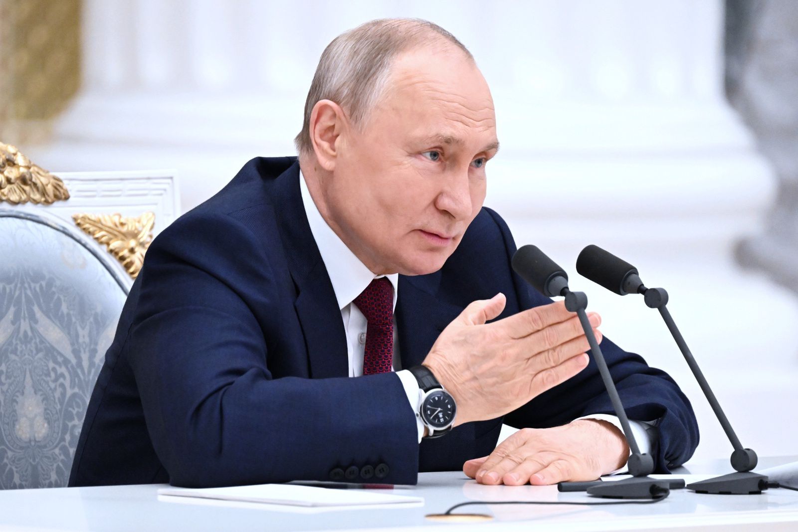 Russian President Vladimir Putin attends a meeting with graduates of the Russian Presidential Academy of National Economy and Public Administration in Moscow
epa10725862 Russian President Vladimir Putin attends a meeting with graduates of the Russian Presidential Academy of National Economy and Public Administration (RANEPA) at the Kremlin in Moscow, Russia, 04 July 2023.  EPA/PAVEL BEDNYAKOV/SPUTNIK/KREMLIN POOL MANDATORY CREDIT 
Dostawca: PAP/EPA.
PAVEL BEDNYAKOV/SPUTNIK/KREMLIN POOL