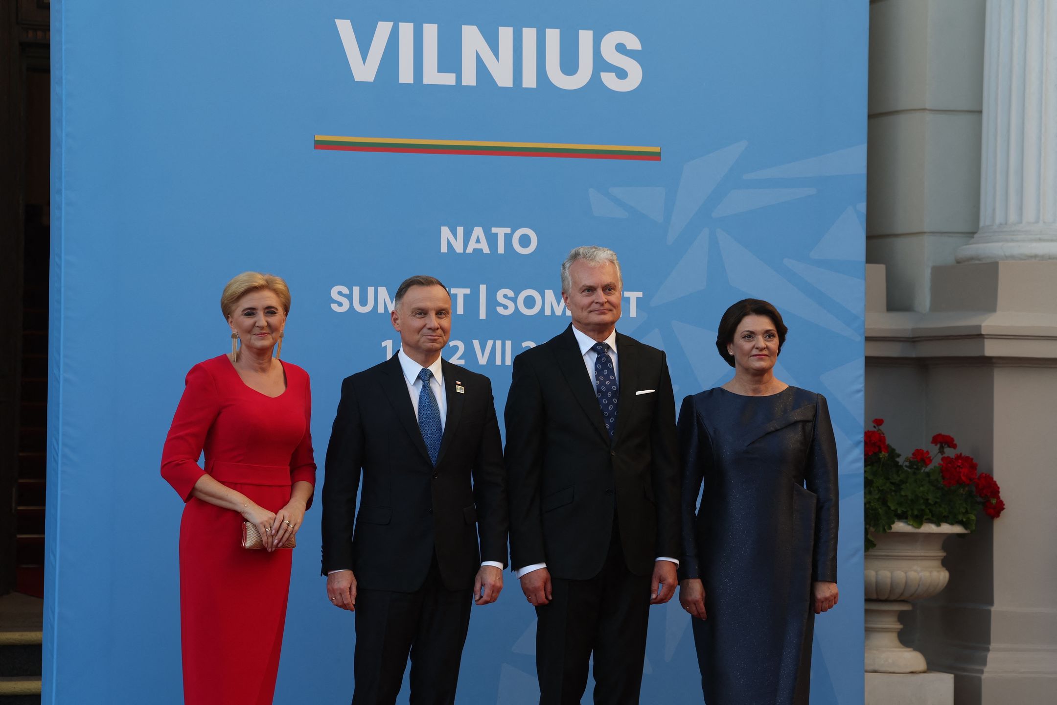 Dudowie z parą prezydencką Litwy