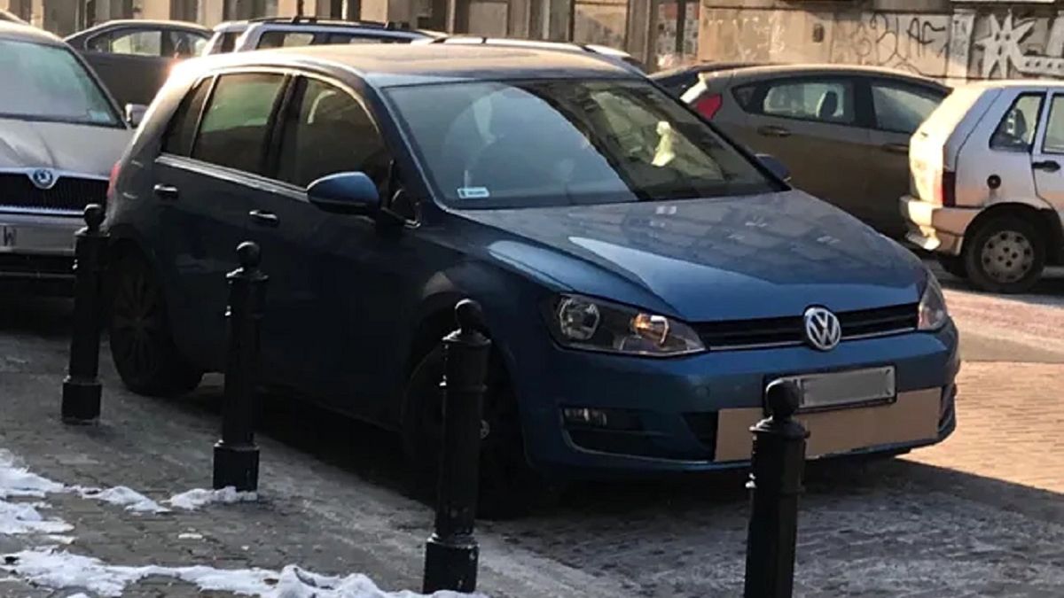 Czy warto zasłaniać chłodnicę kartonem?