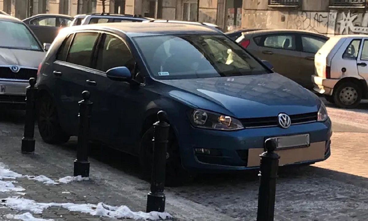 Cardboard radiator cover trick: Outdated method or winter car hack for the modern age?