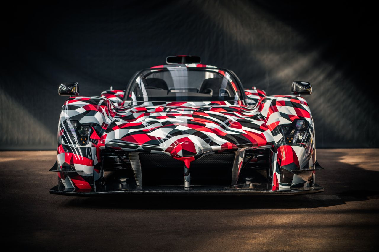 Toyota pokazała prototyp modelu GR Super Sport podczas wyścigu Le Mans. Mimo maskowania, jest co oglądać