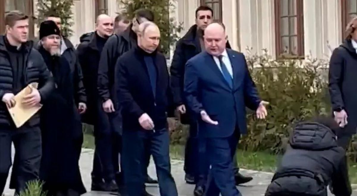 Co się dzieje z twarzą Putina? Uwagę przykuł jeden szczegół