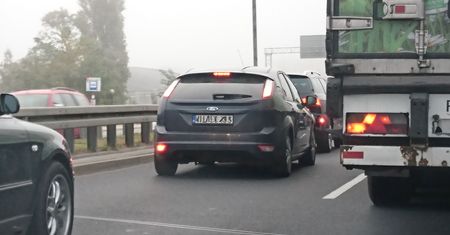 Za mała mgła – mandat. Zasady korzystania ze świateł przeciwmgłowych