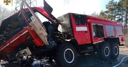 Wracali z akcji ratunkowej. Wóz strażacki wyleciał w powietrze na minie