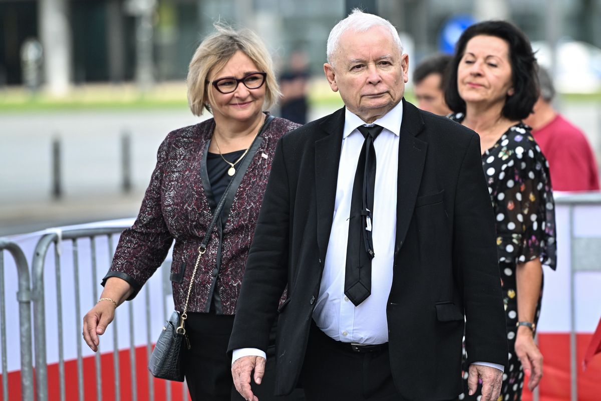 pis, prawo i sprawiedliwość Awantura na miesięcznicy. Kaczyński obrażał. Teraz reaguje też PiS