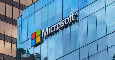 Microsoft zadowolony z zapotrzebowania na Windows 10 i urządzenia Surface, mniej z Xboksa