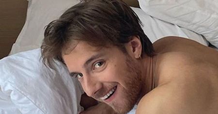 Maciej Musiał pozuje na Instagramie bez koszulki, chwaląc się UMIĘŚNIONYM torsem. Internauci pieją z zachwytu: "Ale hot" (FOTO)