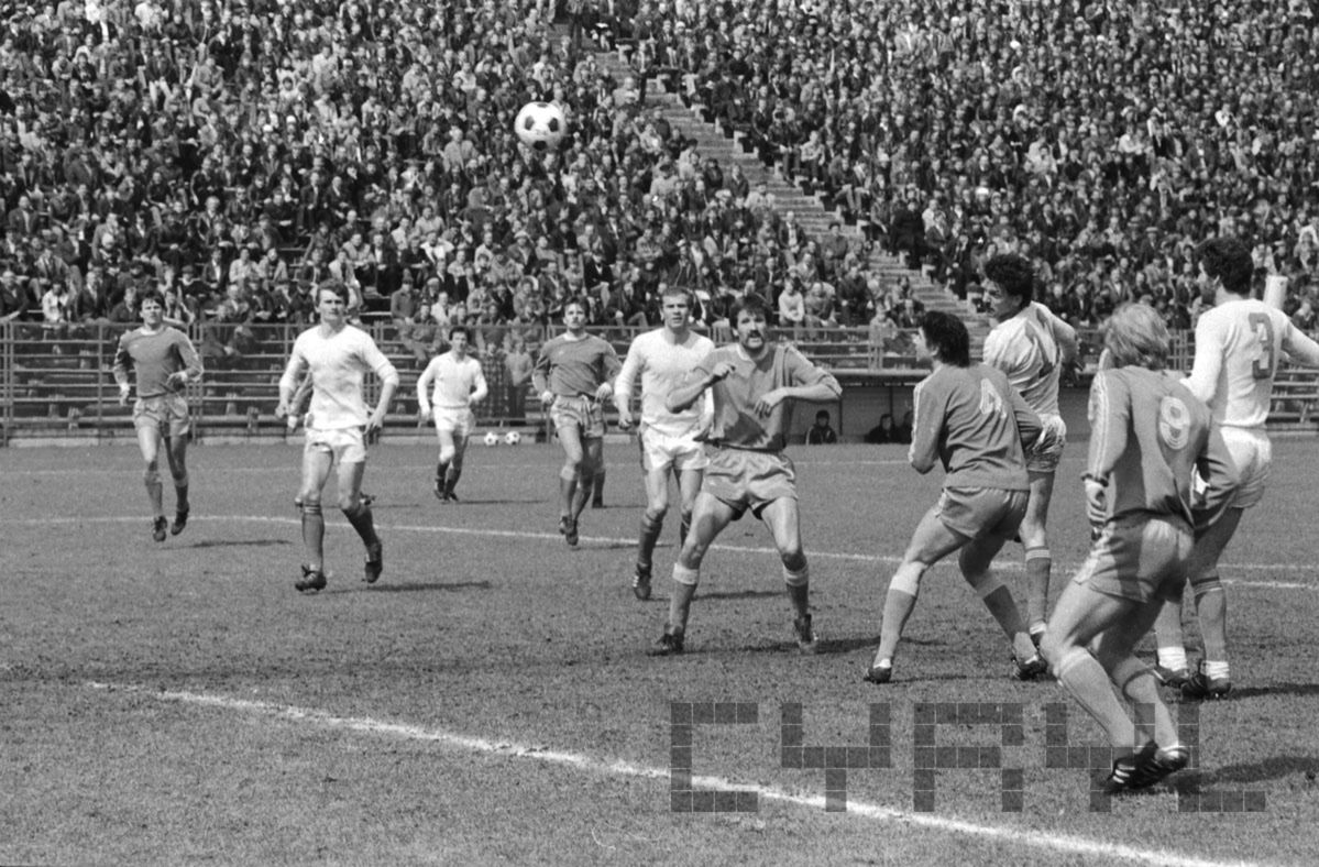 45 lat stadionu przy Bułgarskiej. Historia pierwszego meczu Lecha na nowym obiekcie