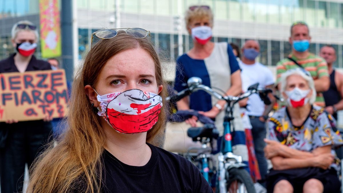Publiczne czytanie konwencji antyprzemocowej w Katowicach