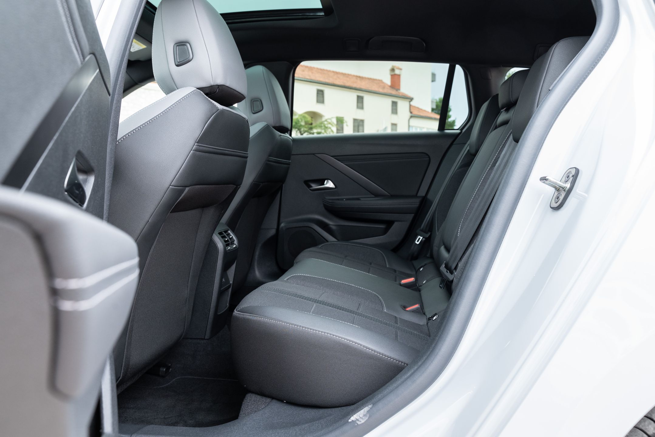 Opel Astra L po liftingu