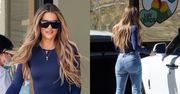Khloe Kardashian prezentuje swoje "boskie kształty" w dopasowanych jeansach za 800 złotych (ZDJĘCIA)