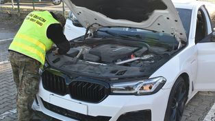 Hrebenne: BMW warte 100 tys. zł zatrzymane na granicy w Hrebennem. Kierowca trafił w ręce służb