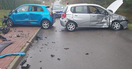 11 listopada i dwie poważnie wyglądające kolizje na drogach. Ranni i rozbite samochody (zdjęcia)