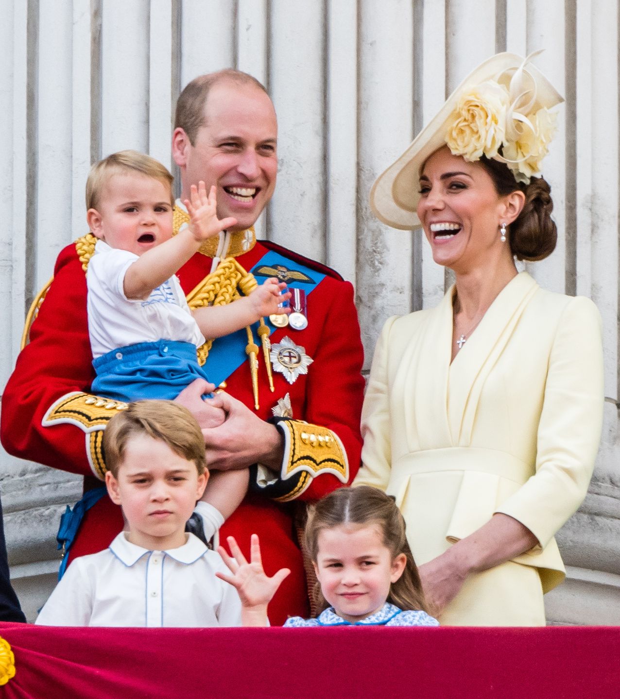 Kate Middleton i książę William z dziećmi