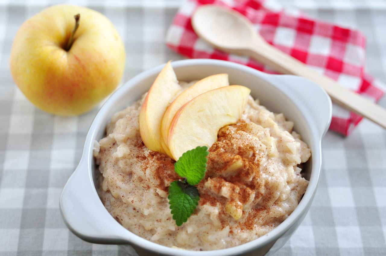 Baked rice with apples: A timeless comfort dish