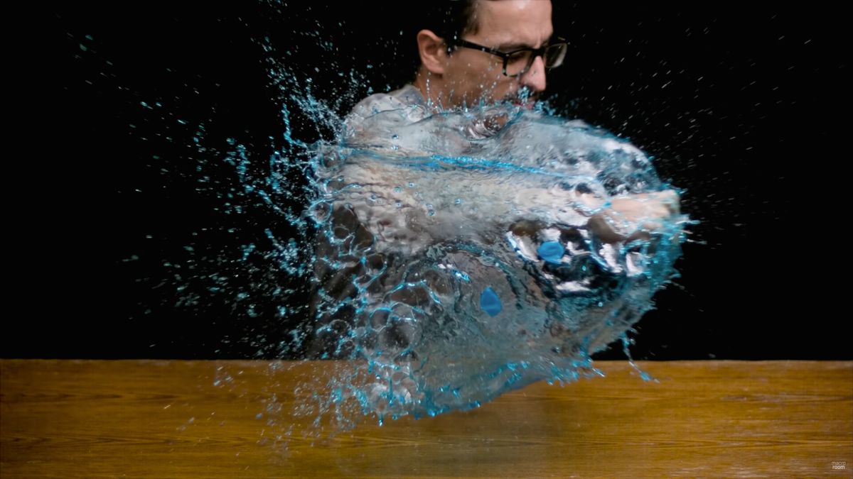 Jest prawdziwym panem czasu. Ten artysta wie, jak wykorzystać zwolnione tempo 1