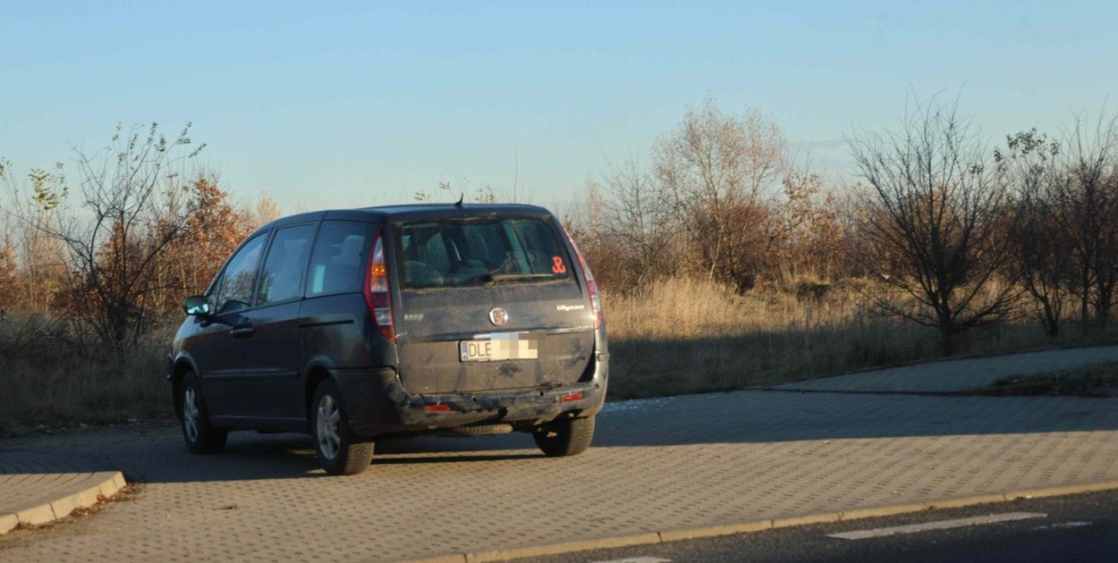 Legnica: Toyota uderzyła w Fiata przy przejściu dla pieszych