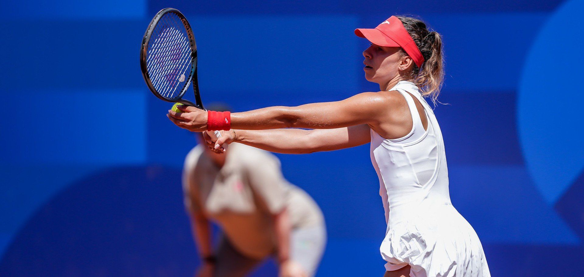 Magda Linette (32. miejsce w rankingu światowym WTA) po raz pierwszy w karierze grała z Dunką Clarą Tauson (22.)