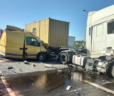 Dramat na obwodnicy. Kabina auta została niemal zmiażdżona