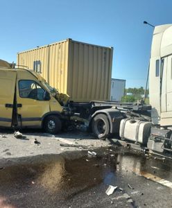 Dramat na obwodnicy. Kabina auta została niemal zmiażdżona