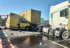 Dramat na obwodnicy. Kabina auta została niemal zmiażdżona