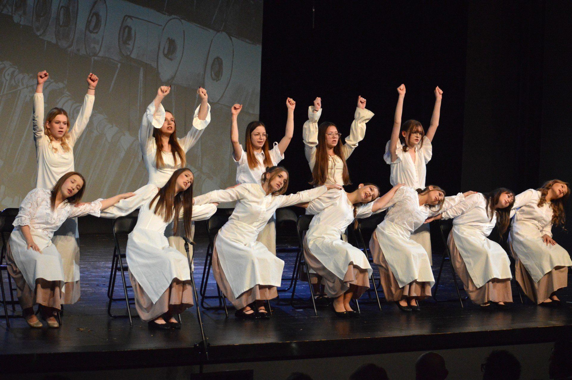 Spektakl &#34;Bełchatów - miasto i jego tożsamość. Opowieść w kilku aktach&#34; miał swoją premierę 13 października 2025r.