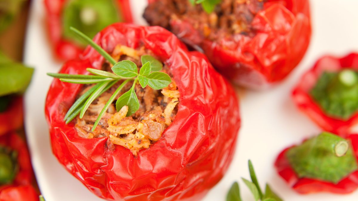 Papryka nadziewana sprawdzi się na rodzinny obiad i spotkania