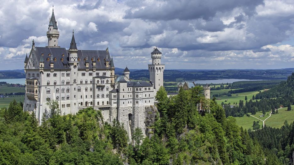 Zamek Neuschwanstein w Bawarii