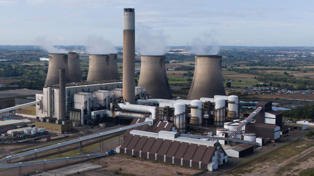 Ratcliffe-on-Soar Power Station closure
A view of the 655-acre site of the Ratcliffe-on-Soar Power Station in the East Midlands, the UK's last active coal-fired power station, which will close on September 30. The power station, which was opened by Central Electricity Generating Board in 1967, has been generating electricity for 57 years. Picture date: Friday September 13, 2024. 
Dostawca: PAP/PA
Jacob King
Ratcliffe-on-Soar, Power, Station, closure##, PA2024, ENERGY, Coal, elektrownia, planowane, węglowa, zamknięcie