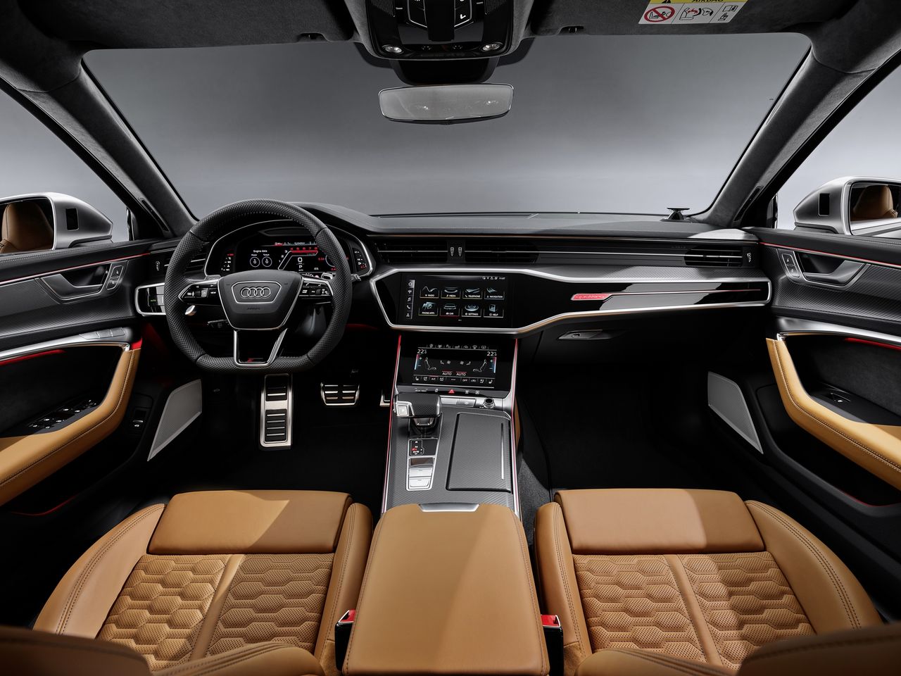 Wnętrze nowego Audi RS 6 Avant jest sportowe i luksusowe zarazem.