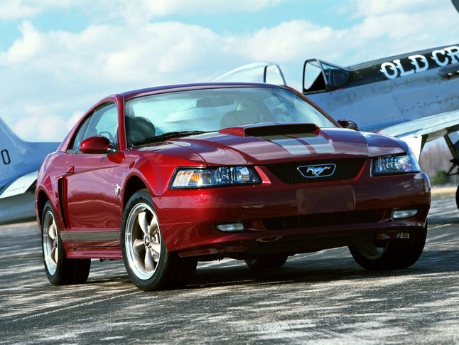 2004 Ford Mustang 40th Anniversary Edition (fot. fordmustang.in)