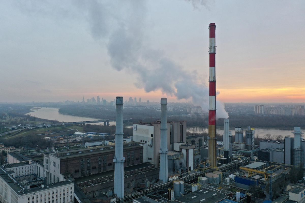 Warszawa. Trwa rozbudowa systemu monitoringu jakości powietrza. Miasto ogłosiło przetarg