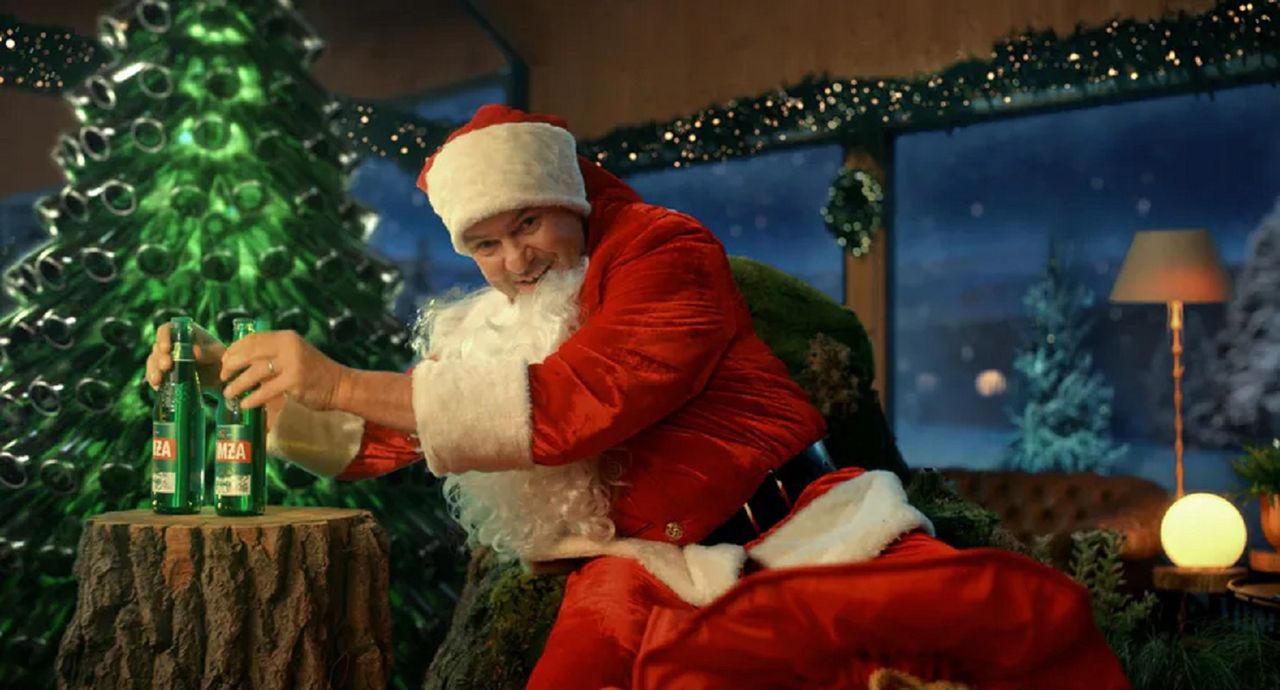 Oburzenie na reklamę Łomży z Karolakiem. "Milczenie marki tylko pogłębia kryzys"