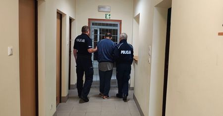 Szedł poboczem S8. Myślał, że jest w Paryżu