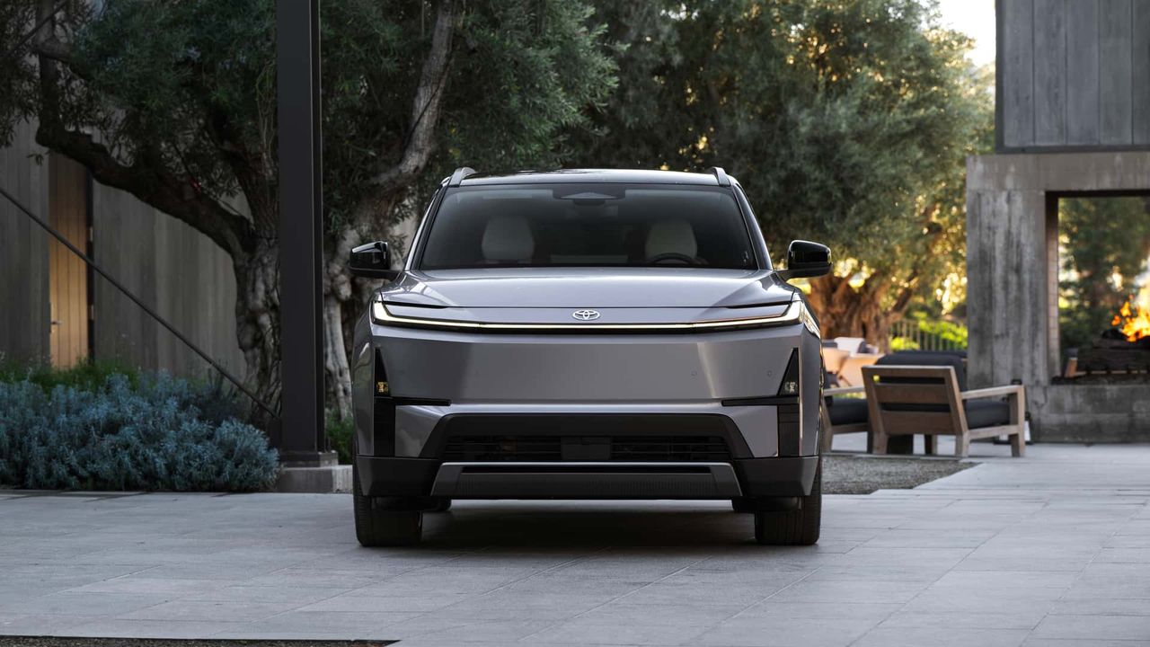 Toyota zaskoczyła wszystkich. Nowy Highlander jest elektrykiem