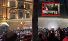 Tbilisi: szturmowali pałac prezydencki. Policja użyła armatek wodnych