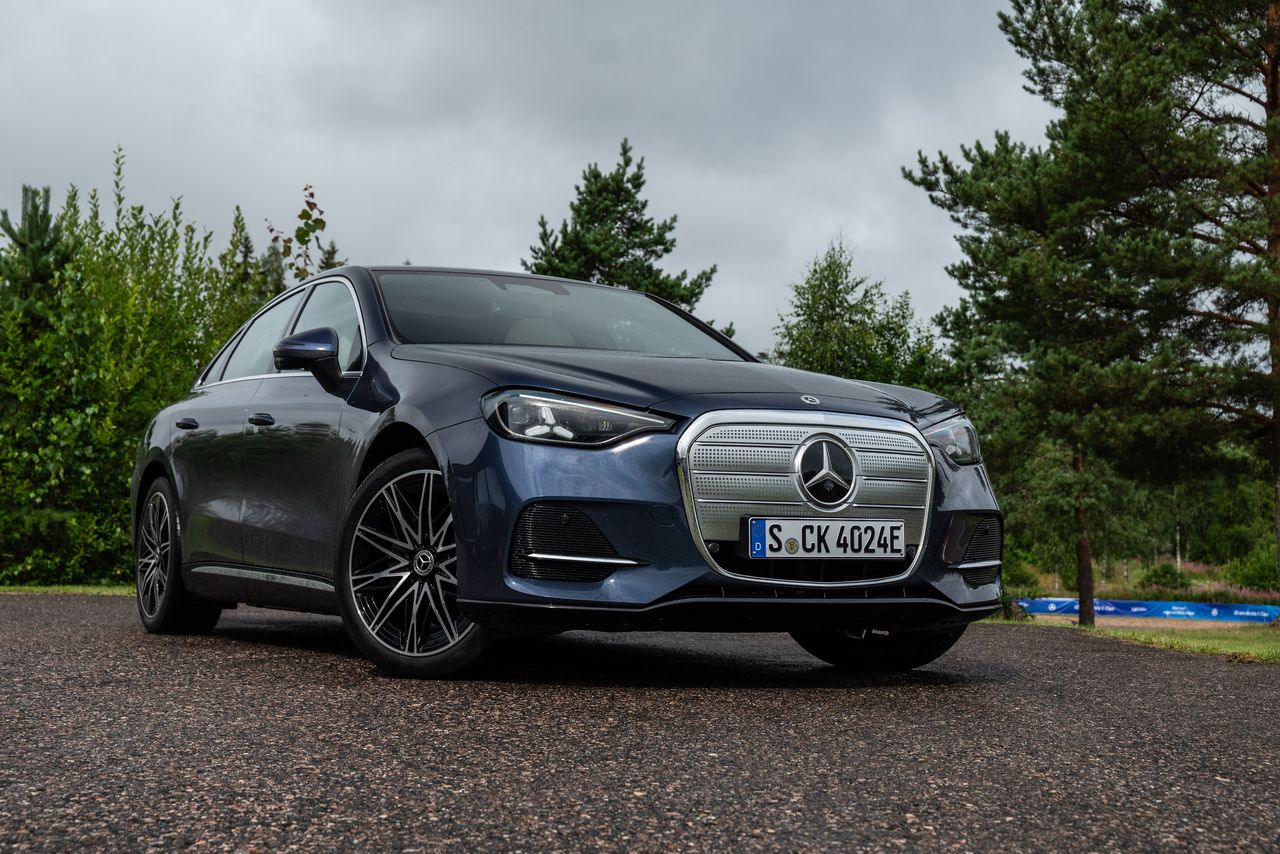 Nowy Mercedes Klasy C zaskakuje gadżetami. Wszystko by zwrócić uwagę